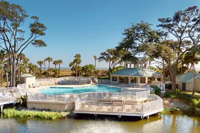 Image de 105 Barrington Arms- Totally Updated Oceanfront Condominium!