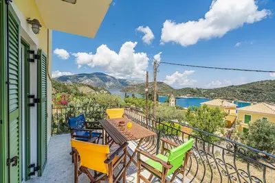 Image de Studio 'Veronis 3' avec vue sur la mer, piscine partagée et Wi-Fi.