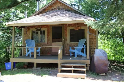 Image de Cabin #1 just steps from Lake Cecebe