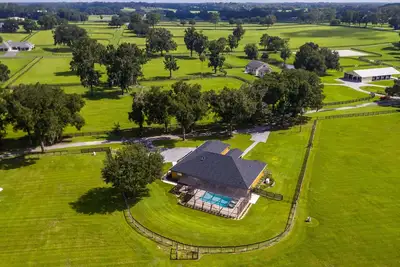 Image de Book Now For Horse Show Season! Heated Pool! On 11 Acres near Wec!