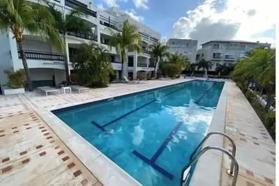 Image de Walking distance to everything on Simpson bay area Restaurants, Beach, Nite Life