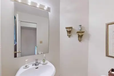 Image de Beautiful 3 Bdrm Home in Berczy Area