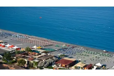 Image de Lovely 2-bedroom rental with patio in Scalea