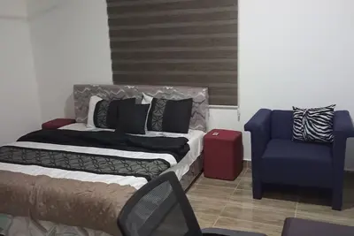 Image de Room with Kitchenette & Washroom