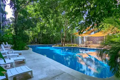 Image de Riviera Home - New 2br Condo w. big Pool & Jacuzzi