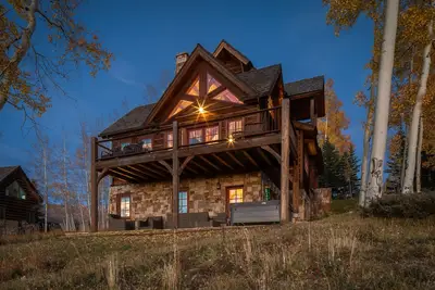 Image de Ultimate Mountain Retreat: Fireplace, Hot Tub, Views!