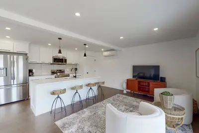 Image de Spacious 11 Acre Lakeview Cottage