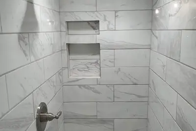 Image de Newly renovated backhouse in the heart of Memphis' historic Evergreen District.