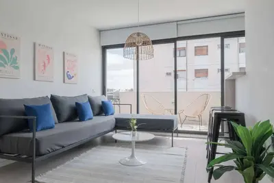 Fliphaus + Zapiola 2300 'E' - 1 Bd Belgrano