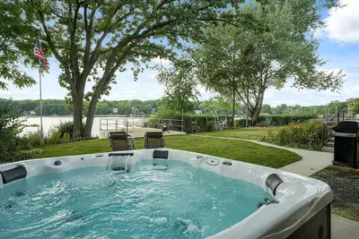 Image de The Beverly on Buena Lake-Hot tub, Kayaks, Ice Fishing