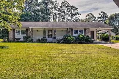 Image de Cozy Waycross House w/ Yard & Screened Patio!