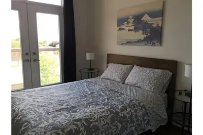 Image de 2-bedroom condo w/ parking in Niagara wine country