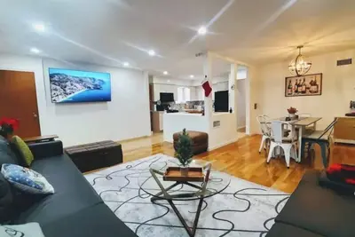 Image de The Devonshire / Lvl2: Lux Xcape; subway@600 steps!