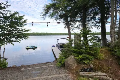 Image de bunk house on a pristine lake 25 min from Mt katahdin awesome  4 wheeling