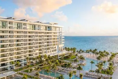 Image de Holiday Sale! - 2 Bedroom Suite at Luxurious Beachfront Resort