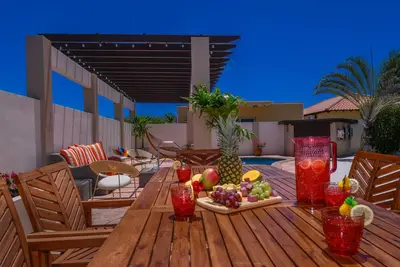 Image de Luxury Villa Tamar with private Pool in Noord, just 2 Minutes from the beach!