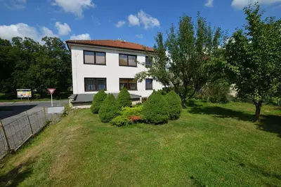 Image de Bel appartement à Vysoké Mýto avec jardin et terrasse partagés