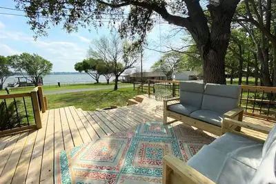 Image de Amazing Lake Views - Modern Luxury, Pet-friendly, Cowboy Pool, 2 King Beds!