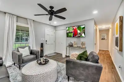 Image de Ath - Conley - 3br - Fenced - Pet Friendly (ryan)