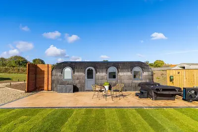 Veiko - Mayflower Meadow, romantic, with hot tub in Brandesburton