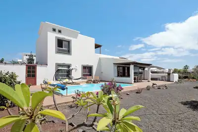 Image de Villa \"Montaña Roja\" avec piscine privée, terrasses et Wi-Fi