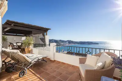 Image de Maison de vacances 'Casa Segerlund' avec vue sur la mer, piscine partagée et Wi-Fi.