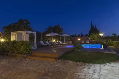 Image de Maison de vacances Es Moya Des Pins avec piscine, jardin et Wi-Fi