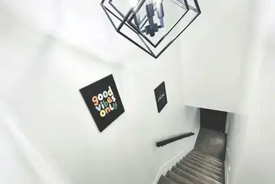 Image de “G Suite”- Newly renovated! 5 minutes to Jfk!