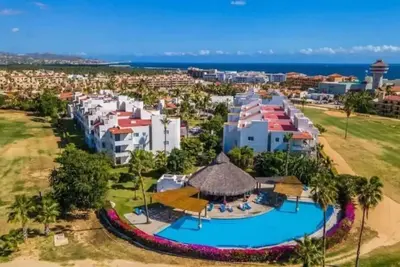 Image de Gated Condo in Hotel Zone, Walk to Beach, Shopping, and Town