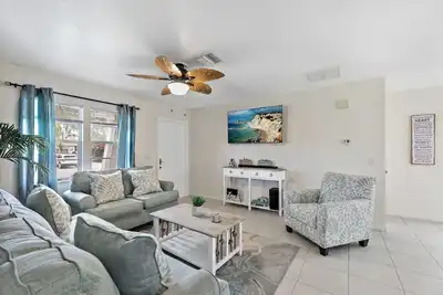 Image de Hurry March dates available! Get your beach on in Paradise. Book while it lasts!