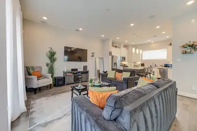 Image de Buffalo Bayou downtown 3lvl stunning city views|Sleeps 10