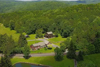 Image de Beautiful Historic Farmhouse with Gorgeous Views