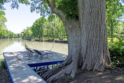 Image de Romantic Cabin for Two! 12 miles to Schlitterbahn/New Braunfels, Gruene Texas.