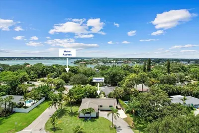 Image de Classic Jupiter Getaway Steps from Water Access!