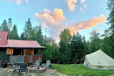 Image de Unique cabin & hot tub among the trees of Sagle