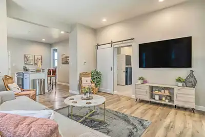 Image de Quaint + Cozy Indianapolis Getaway w/ Yard!