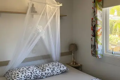 Image de Cozy tiny house in nature, 5 mins from Beach | With sea view & high speed WiFi