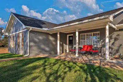 Image de Best kitchen in Texoma! New! Playroom!