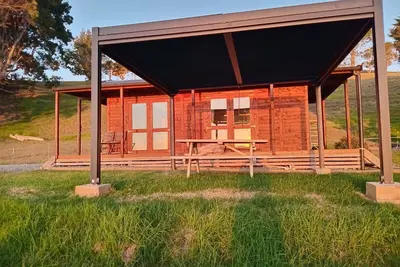 Image de No other quite like it! Waterfront private cabin stay.