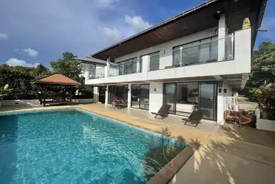 Image de The Carma | Villa de piscine stylée avec vue sur la mer