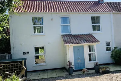 Image de Charming, dog friendly fisherman’s cottage - moments from the beach