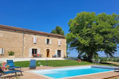 Image de Maison  de Maître 👨‍👩‍👧‍👦 7 personnes 🏊🏼‍♀️ Piscine 🎣 🌳 Lac & jardin