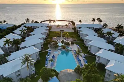 Image de Sunset Cove 2br/2ba • Ocean Views • Pool/ Swim-Up Bar • Hot Tub • Walk to Beach!