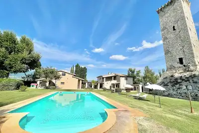 Image de Spello By The Pool - slps 16 - child activity park, meditation park, Bbq + pool
