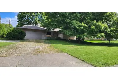 Image de Welcome to Retro House! Take a trip back in time.