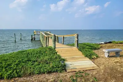 Image de Waterfront Home With Million Dollar Bay & River Views!