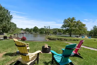Image de Cedar Creek Lake Waterfront Rental & Retreat — with Kayak, Fishing, & Fire Pit!