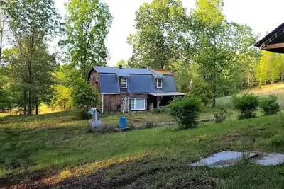 Image de Quiet 2 story Cabin on 32 acres near eleven point river