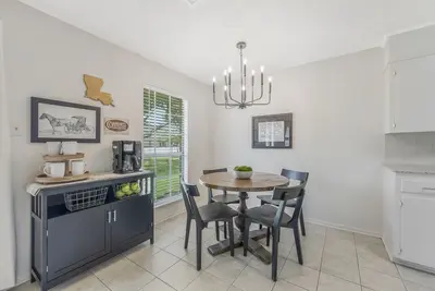 Image de New Listing! Great location in Lafayette