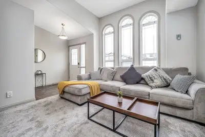 Image de Cozy family friendly home in west Lethbridge
